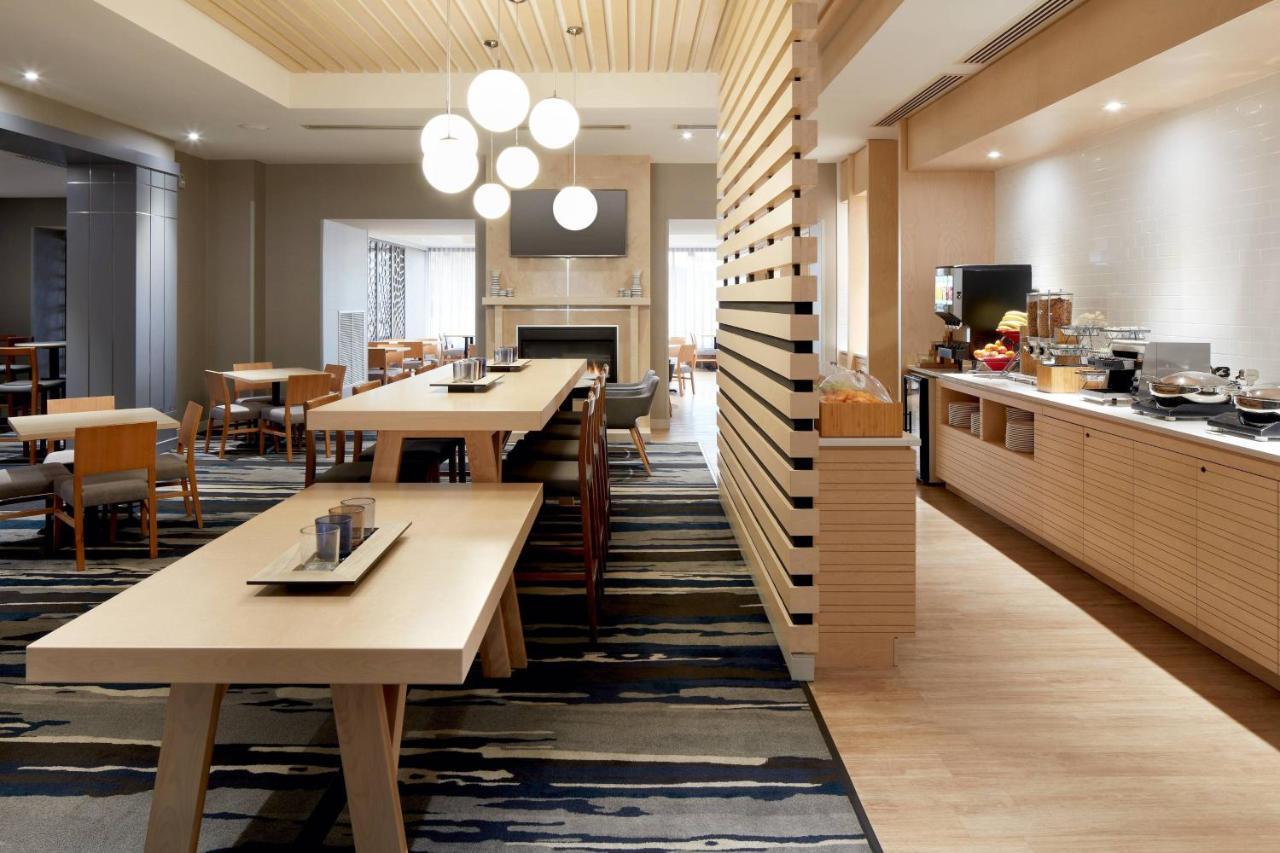 费尔菲尔德酒店（Hotel Fairfield&By Marriott Montreal Airport Dorval）