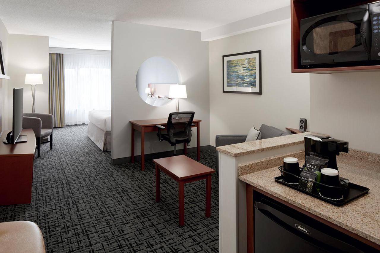Fairfield & By Marriott Montreal Airport