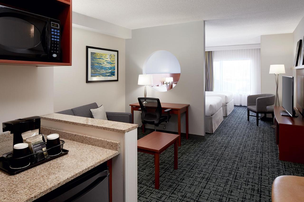 Fairfield & By Marriott Montreal Airport Hotel