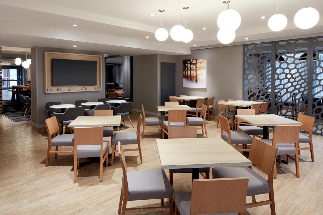 Fairfield & By Marriott Montreal Airport Hotel 3*