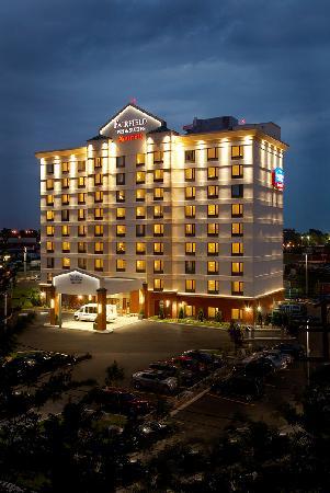 Fairfield & By Marriott Montreal Airport