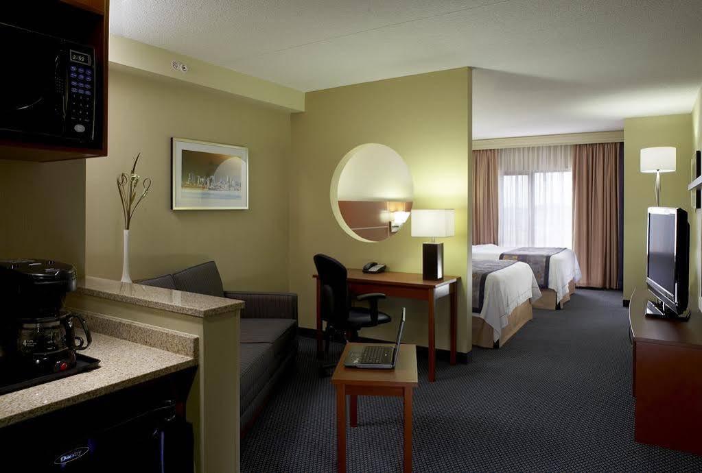 Fairfield & By Marriott Montreal Airport Hotel Dorval