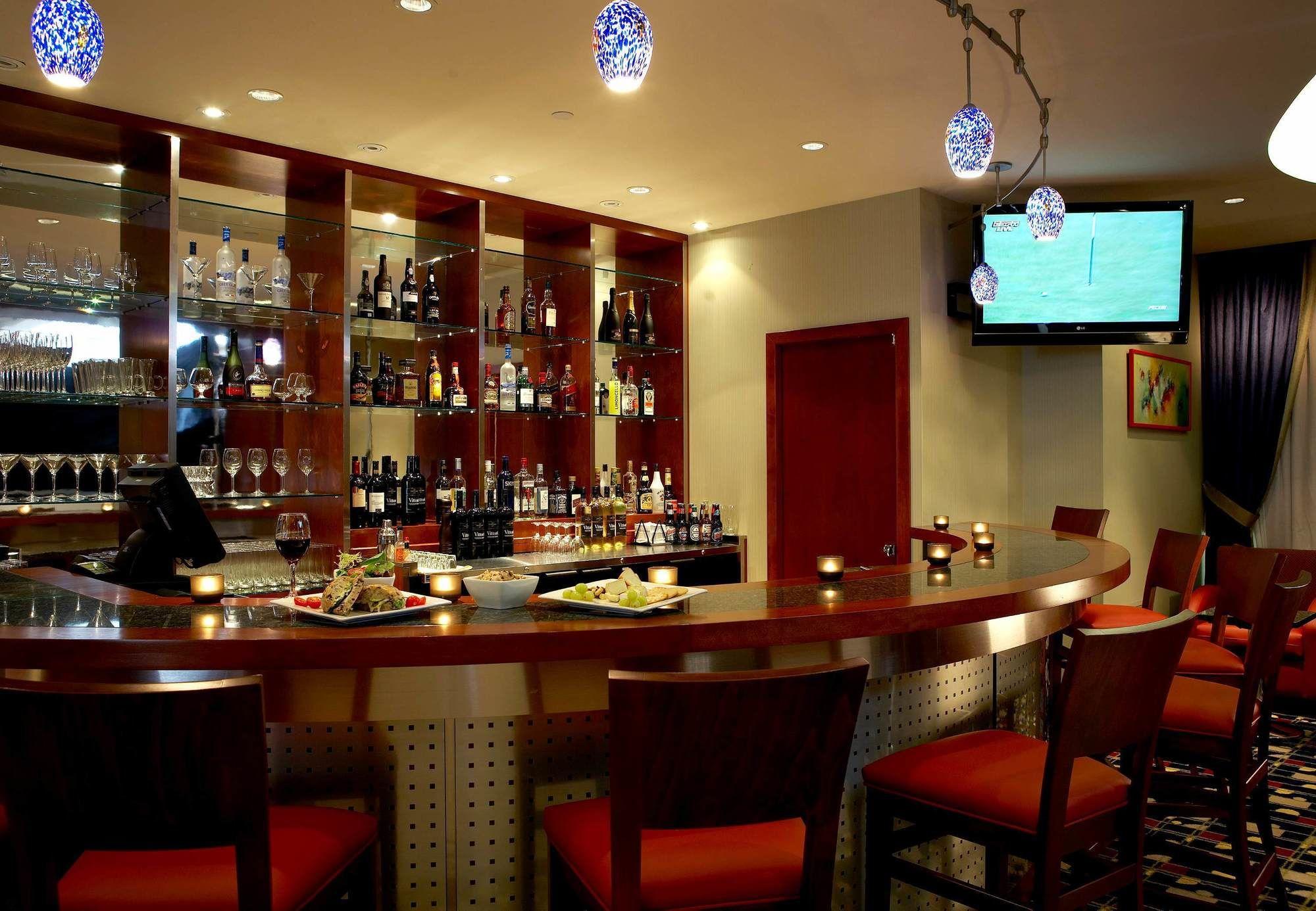 Fairfield & By Marriott Montreal Airport 3*