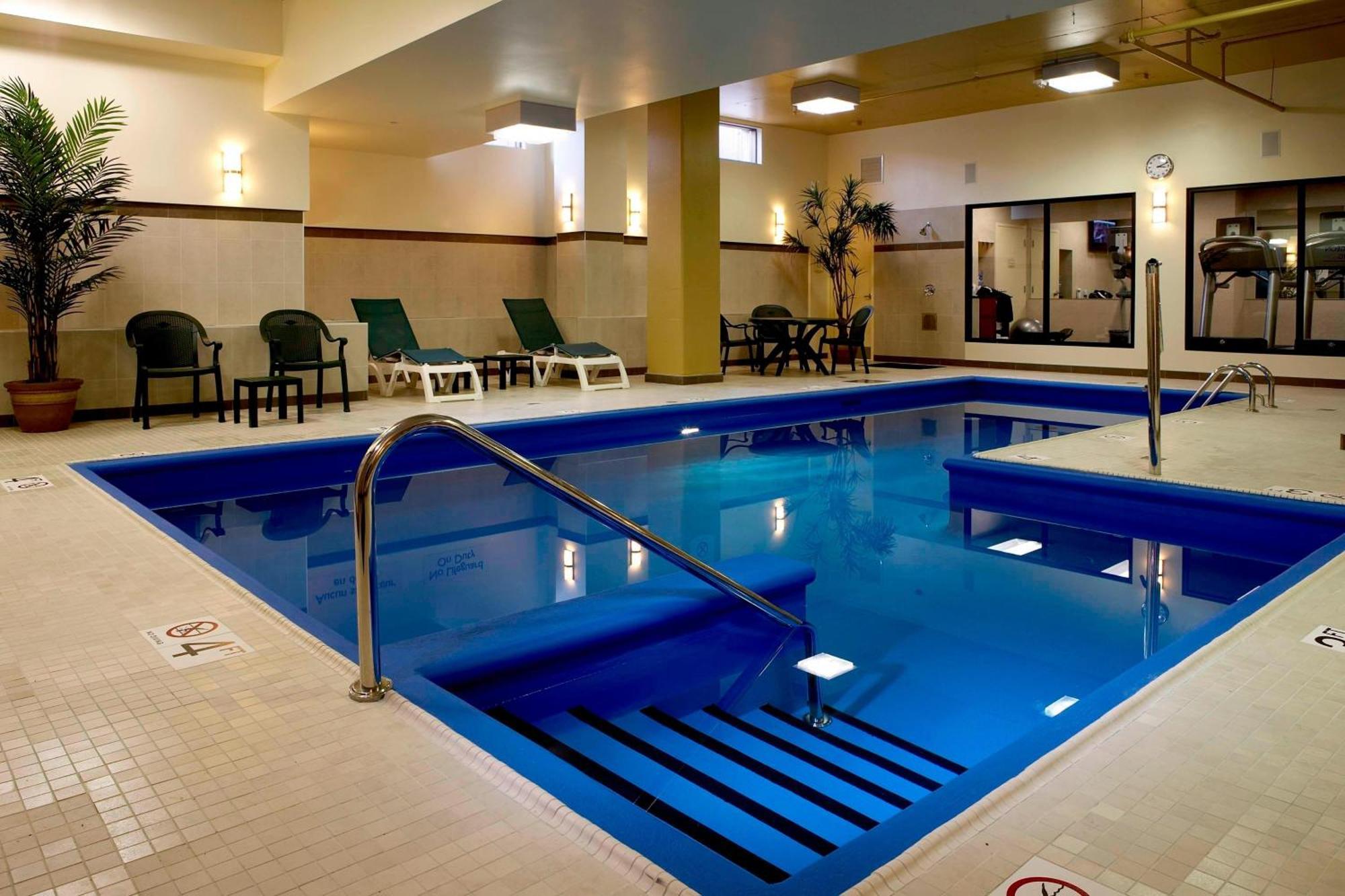 Fairfield & By Marriott Montreal Airport Hotel