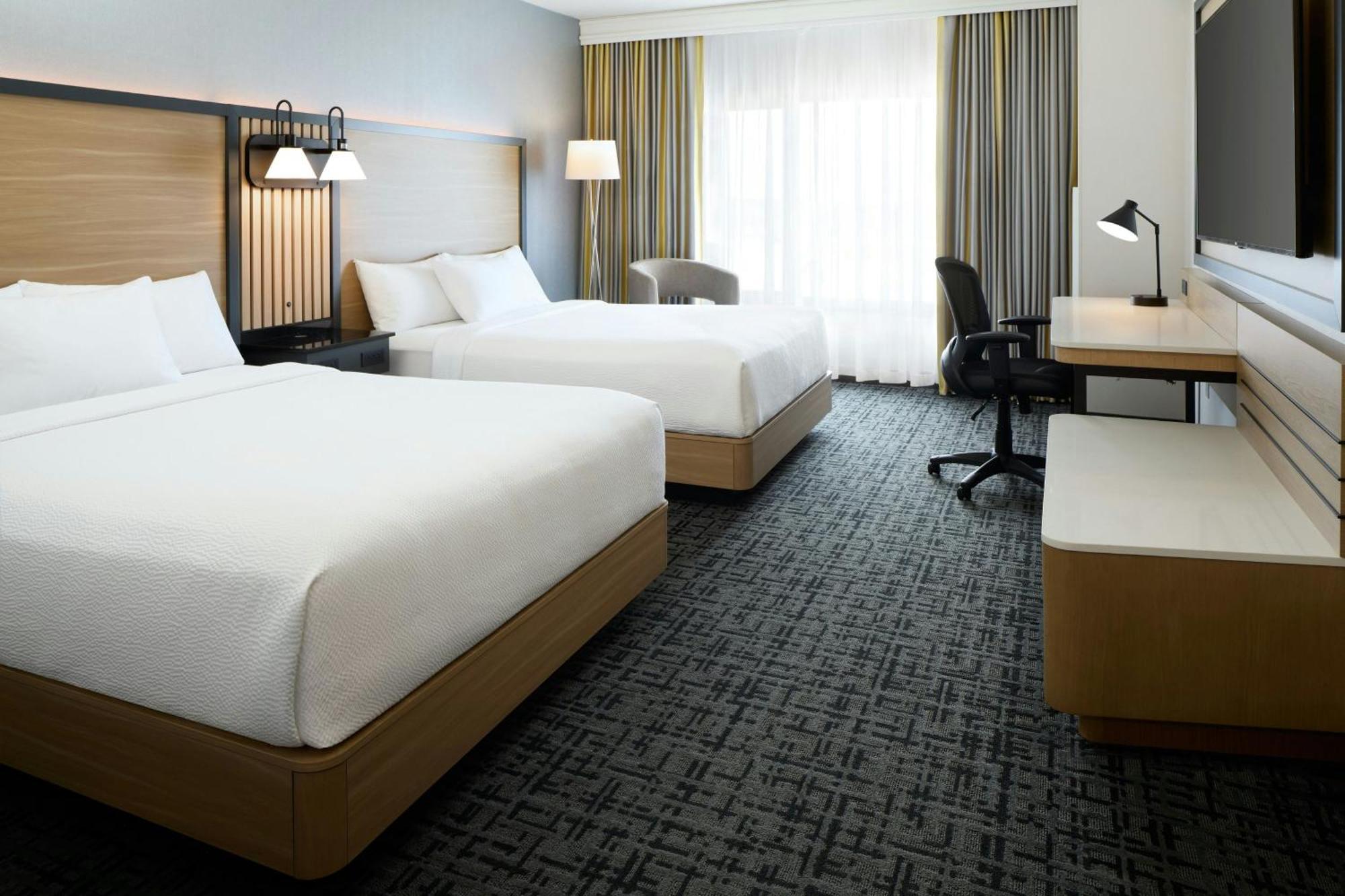 Fairfield & By Marriott Montreal Airport 3* Dorval