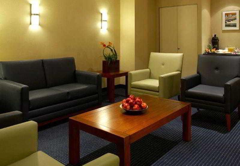 Fairfield & By Marriott Montreal Airport Dorval