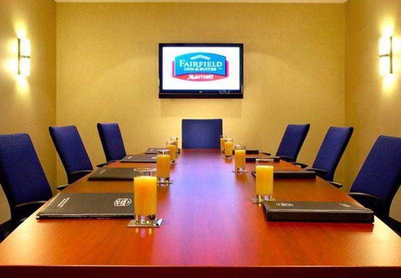 Hotel Fairfield & By Marriott Montreal Airport