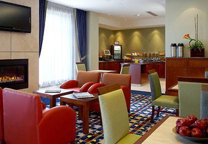 Fairfield & By Marriott Montreal Airport 3*